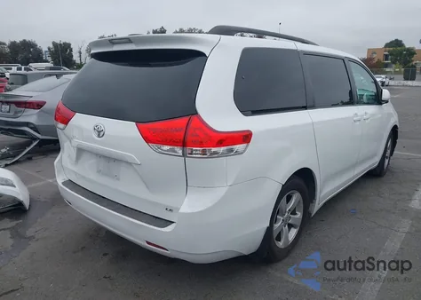 2012 Toyota Sienna Le V6 8 Passenger из США, поврежденный, VIN 5TDKK3DC1CS209063